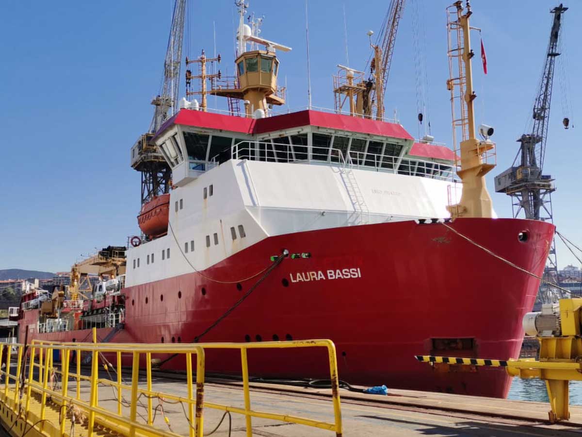 Laura Bassi nel Porto della Fincantieri