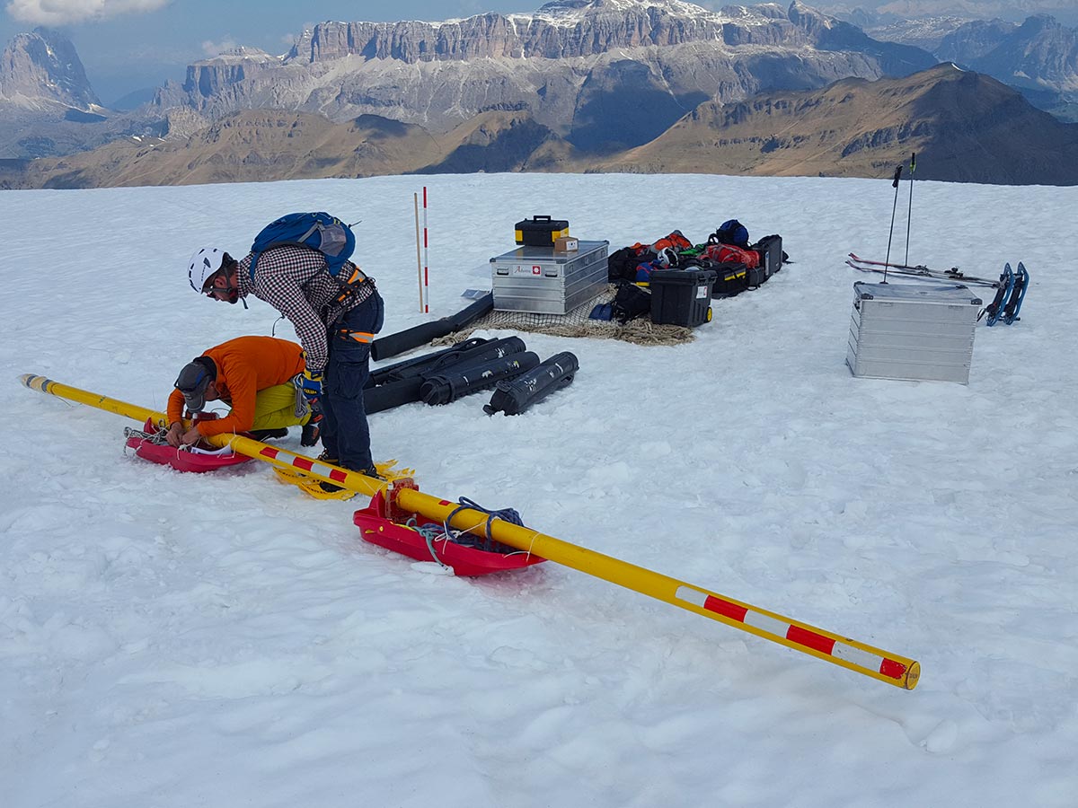 Rilievi con elettromagnetometro sulla Marmolada