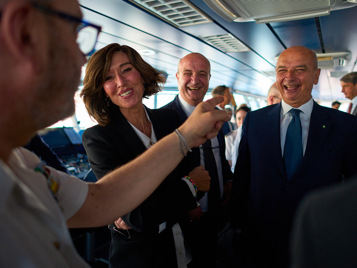 Visita del Ministro Bernini alla nave rompighiaccio Laura Bassi