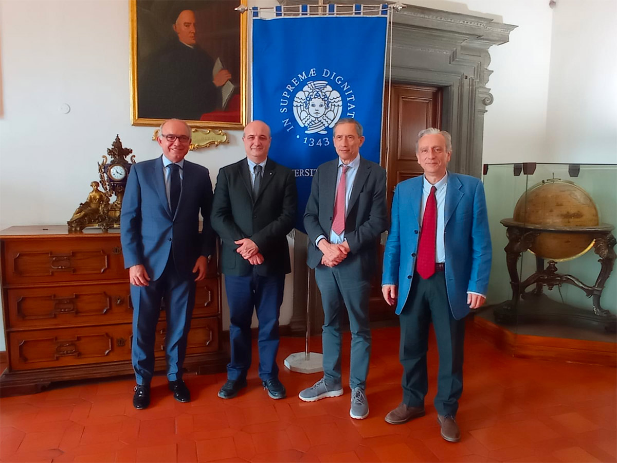 prof. Marco Macchia, delegato del rettore per i rapporti col territorio; prof. Nicola Casagli, presidente OGS; prof. Riccardo Zucchi, rettore Università di Pisa; prof. Bernardo Tellini, prorettore per il dottorato di ricerca dell’Università di Pisa